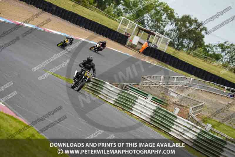 enduro digital images;event digital images;eventdigitalimages;mallory park;mallory park photographs;mallory park trackday;mallory park trackday photographs;no limits trackdays;peter wileman photography;racing digital images;trackday digital images;trackday photos